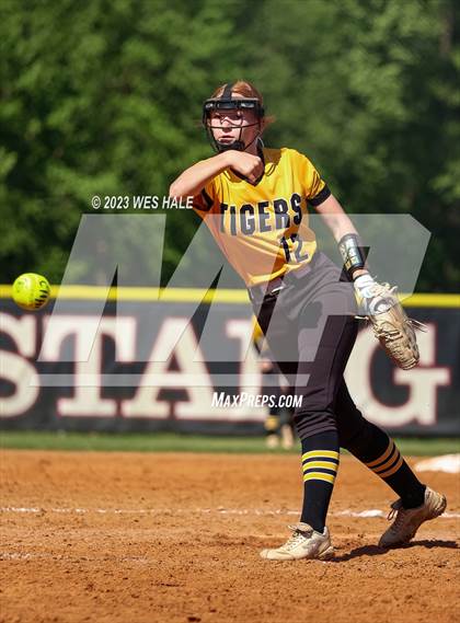Thumbnail 3 in Hernando @ Center Hill  (MHSAA 6A Round 1) photogallery.