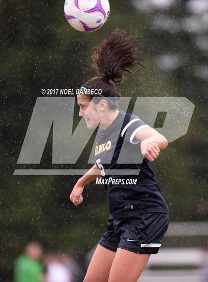 Thumbnail 2 in Sacred Heart Prep vs. Menlo School photogallery.
