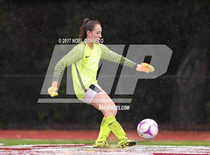 Thumbnail 3 in Sacred Heart Prep vs. Menlo School photogallery.