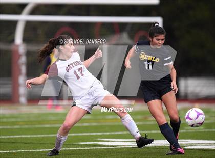 Thumbnail 2 in Sacred Heart Prep vs. Menlo School photogallery.