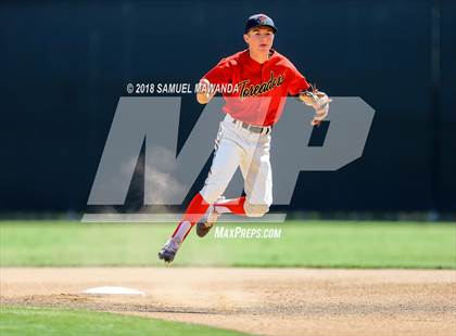 Thumbnail 2 in Taft vs. Granada Hills Charter photogallery.