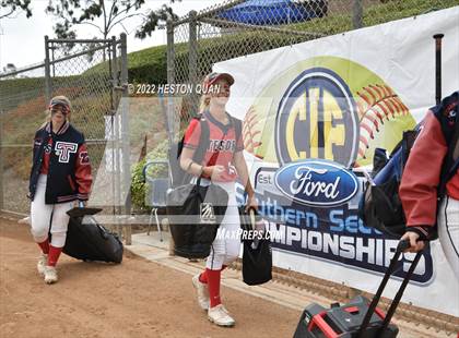 Thumbnail 3 in Bonita vs. Tesoro (CIF-SS D3 Final) photogallery.