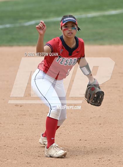 Thumbnail 3 in Bonita vs. Tesoro (CIF-SS D3 Final) photogallery.