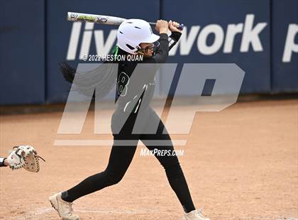 Thumbnail 3 in Bonita vs. Tesoro (CIF-SS D3 Final) photogallery.