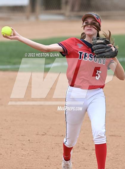 Thumbnail 2 in Bonita vs. Tesoro (CIF-SS D3 Final) photogallery.