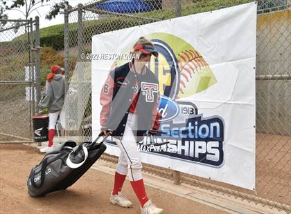 Thumbnail 2 in Bonita vs. Tesoro (CIF-SS D3 Final) photogallery.