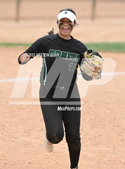 Thumbnail 3 in Bonita vs. Tesoro (CIF-SS D3 Final) photogallery.