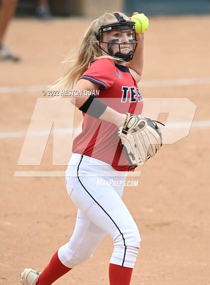 Thumbnail 2 in Bonita vs. Tesoro (CIF-SS D3 Final) photogallery.