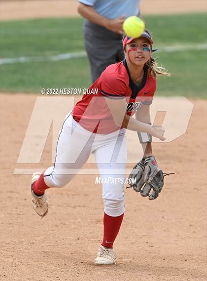 Thumbnail 2 in Bonita vs. Tesoro (CIF-SS D3 Final) photogallery.