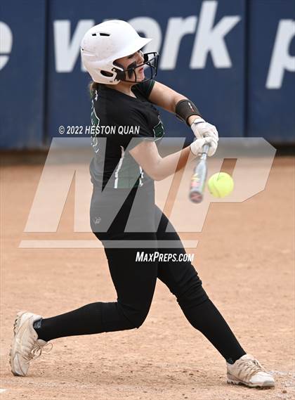 Thumbnail 2 in Bonita vs. Tesoro (CIF-SS D3 Final) photogallery.