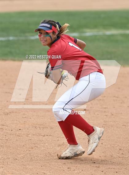 Thumbnail 2 in Bonita vs. Tesoro (CIF-SS D3 Final) photogallery.