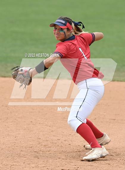 Thumbnail 2 in Bonita vs. Tesoro (CIF-SS D3 Final) photogallery.