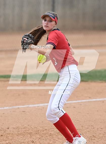 Thumbnail 2 in Bonita vs. Tesoro (CIF-SS D3 Final) photogallery.