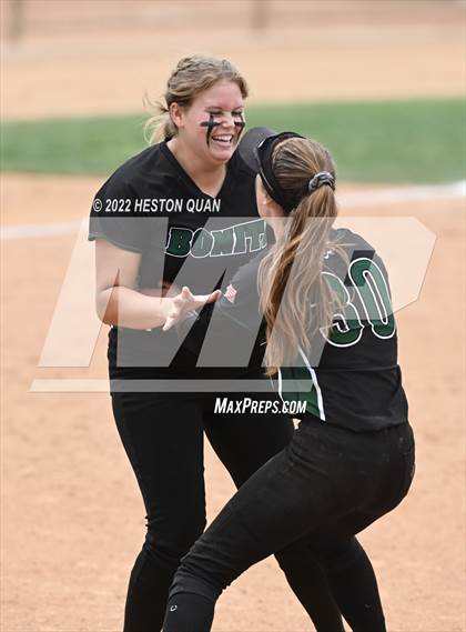 Thumbnail 3 in Bonita vs. Tesoro (CIF-SS D3 Final) photogallery.