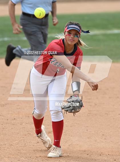Thumbnail 3 in Bonita vs. Tesoro (CIF-SS D3 Final) photogallery.