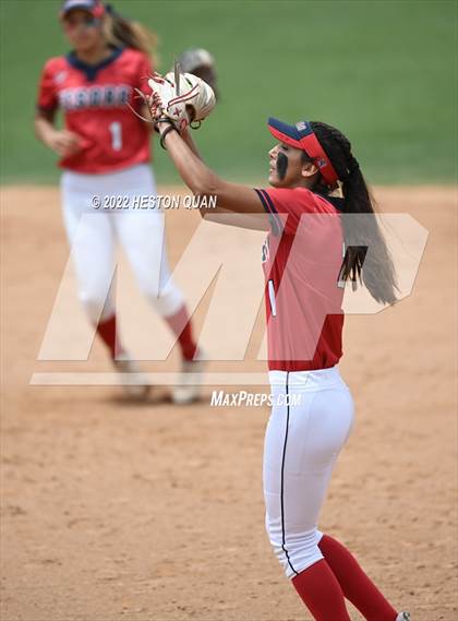 Thumbnail 2 in Bonita vs. Tesoro (CIF-SS D3 Final) photogallery.