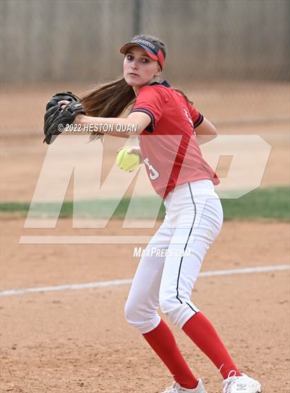 Thumbnail 3 in Bonita vs. Tesoro (CIF-SS D3 Final) photogallery.