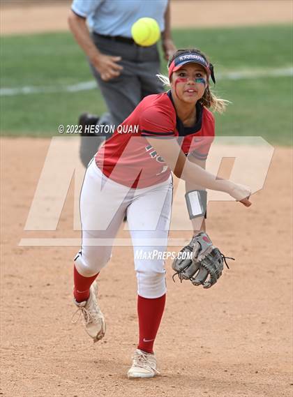 Thumbnail 1 in Bonita vs. Tesoro (CIF-SS D3 Final) photogallery.
