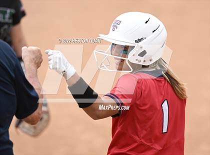 Thumbnail 3 in Bonita vs. Tesoro (CIF-SS D3 Final) photogallery.