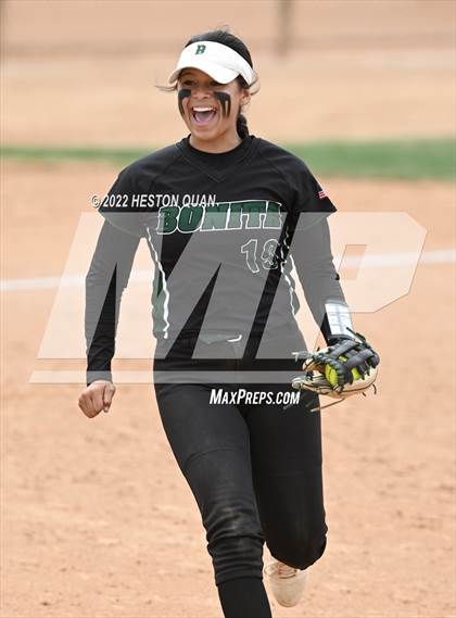 Thumbnail 2 in Bonita vs. Tesoro (CIF-SS D3 Final) photogallery.