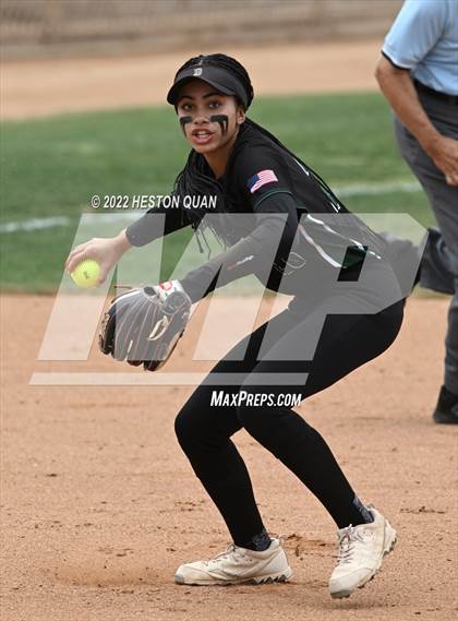 Thumbnail 1 in Bonita vs. Tesoro (CIF-SS D3 Final) photogallery.