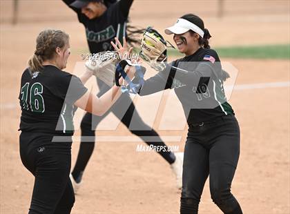 Thumbnail 3 in Bonita vs. Tesoro (CIF-SS D3 Final) photogallery.