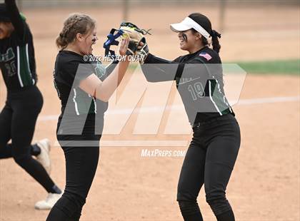 Thumbnail 2 in Bonita vs. Tesoro (CIF-SS D3 Final) photogallery.