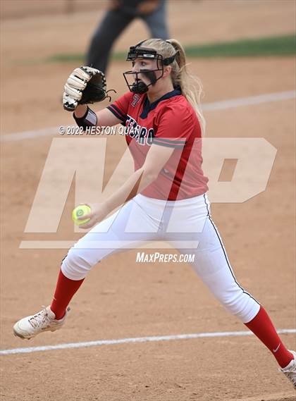 Thumbnail 2 in Bonita vs. Tesoro (CIF-SS D3 Final) photogallery.