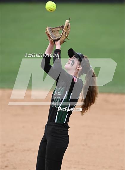 Thumbnail 1 in Bonita vs. Tesoro (CIF-SS D3 Final) photogallery.