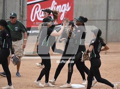 Thumbnail 3 in Bonita vs. Tesoro (CIF-SS D3 Final) photogallery.