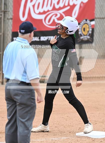Thumbnail 2 in Bonita vs. Tesoro (CIF-SS D3 Final) photogallery.