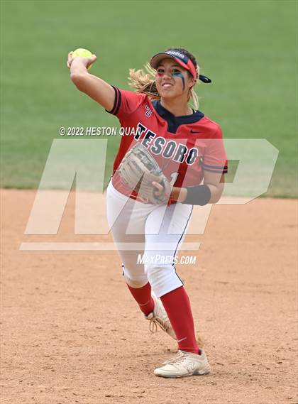 Thumbnail 1 in Bonita vs. Tesoro (CIF-SS D3 Final) photogallery.