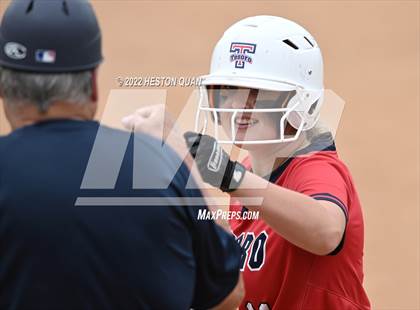 Thumbnail 2 in Bonita vs. Tesoro (CIF-SS D3 Final) photogallery.
