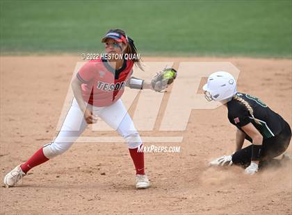 Thumbnail 2 in Bonita vs. Tesoro (CIF-SS D3 Final) photogallery.