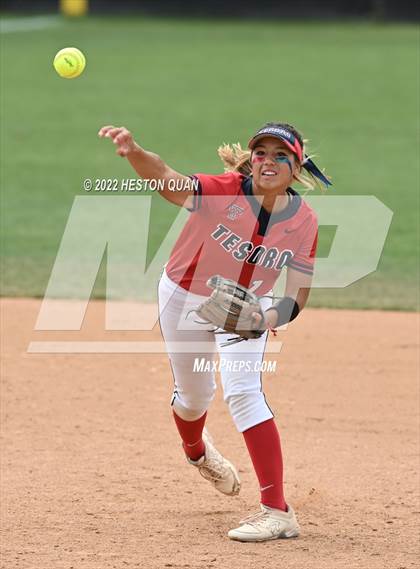 Thumbnail 2 in Bonita vs. Tesoro (CIF-SS D3 Final) photogallery.