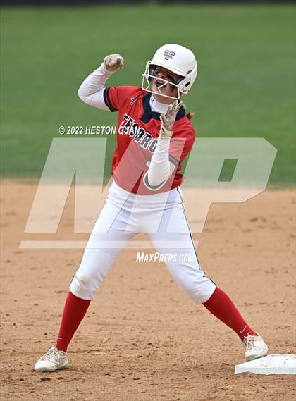 Thumbnail 1 in Bonita vs. Tesoro (CIF-SS D3 Final) photogallery.