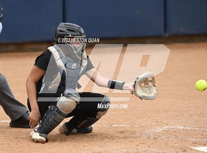 Thumbnail 2 in Bonita vs. Tesoro (CIF-SS D3 Final) photogallery.