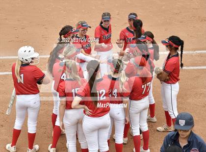 Thumbnail 2 in Bonita vs. Tesoro (CIF-SS D3 Final) photogallery.