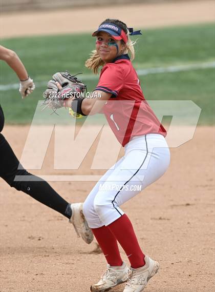 Thumbnail 1 in Bonita vs. Tesoro (CIF-SS D3 Final) photogallery.