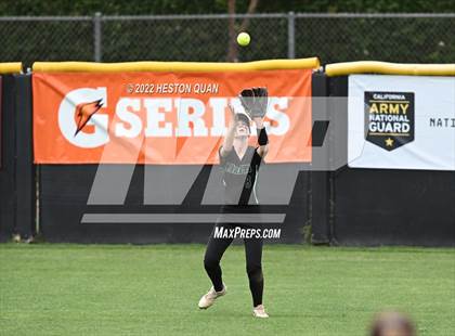 Thumbnail 1 in Bonita vs. Tesoro (CIF-SS D3 Final) photogallery.