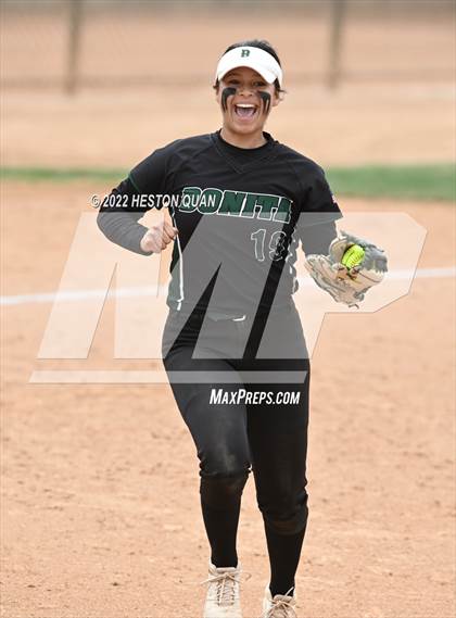 Thumbnail 1 in Bonita vs. Tesoro (CIF-SS D3 Final) photogallery.