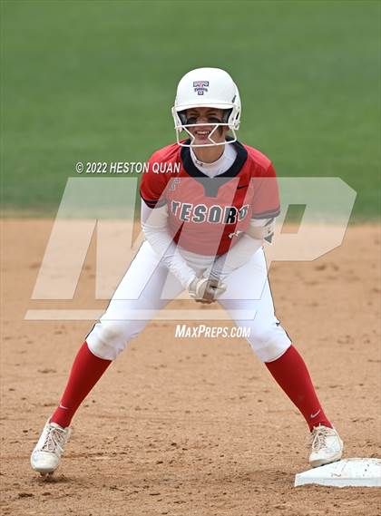 Thumbnail 2 in Bonita vs. Tesoro (CIF-SS D3 Final) photogallery.