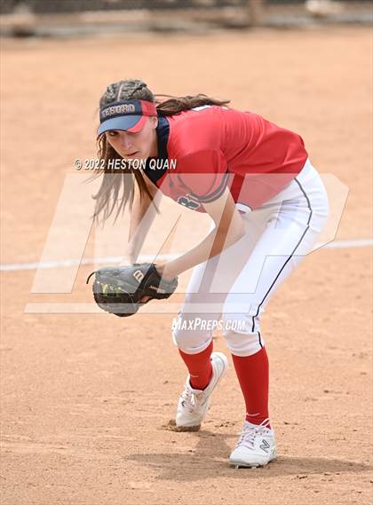 Thumbnail 2 in Bonita vs. Tesoro (CIF-SS D3 Final) photogallery.
