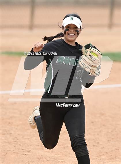 Thumbnail 2 in Bonita vs. Tesoro (CIF-SS D3 Final) photogallery.