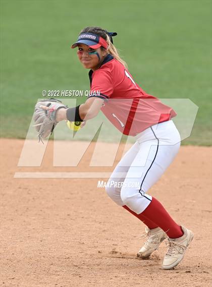 Thumbnail 3 in Bonita vs. Tesoro (CIF-SS D3 Final) photogallery.