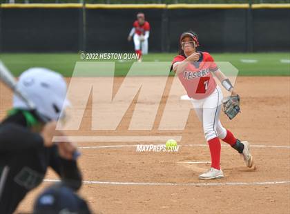 Thumbnail 3 in Bonita vs. Tesoro (CIF-SS D3 Final) photogallery.