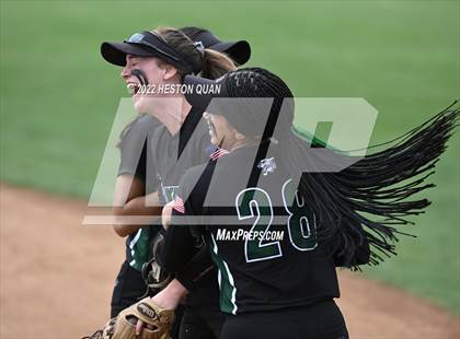 Thumbnail 3 in Bonita vs. Tesoro (CIF-SS D3 Final) photogallery.
