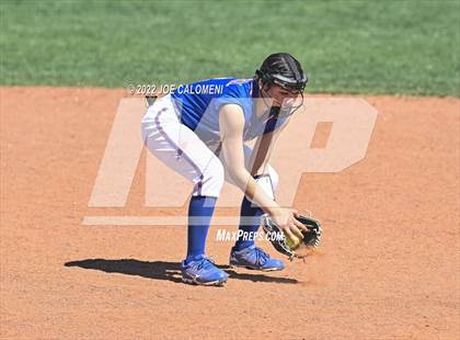 Thumbnail 2 in Uvalde vs San Antonio Memorial (Median Valley Softball Tournament) photogallery.