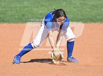 Thumbnail 3 in Uvalde vs San Antonio Memorial (Median Valley Softball Tournament) photogallery.