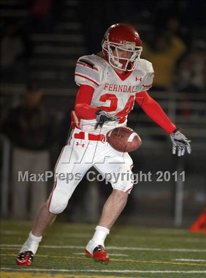 Thumbnail 1 in Ferndale vs. Salesian (CIF NCS D4 Final) photogallery.